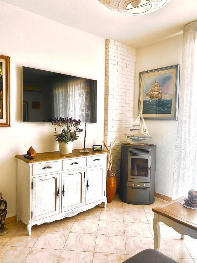 Ladya Apartment Alghero Bagian luar foto